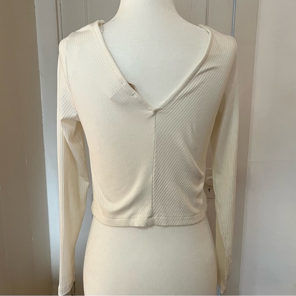 H&M Ribbed V-Neck Long Sleeve Top - Picture 5 of 7
